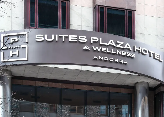 Suites Plaza Hotel & Wellness